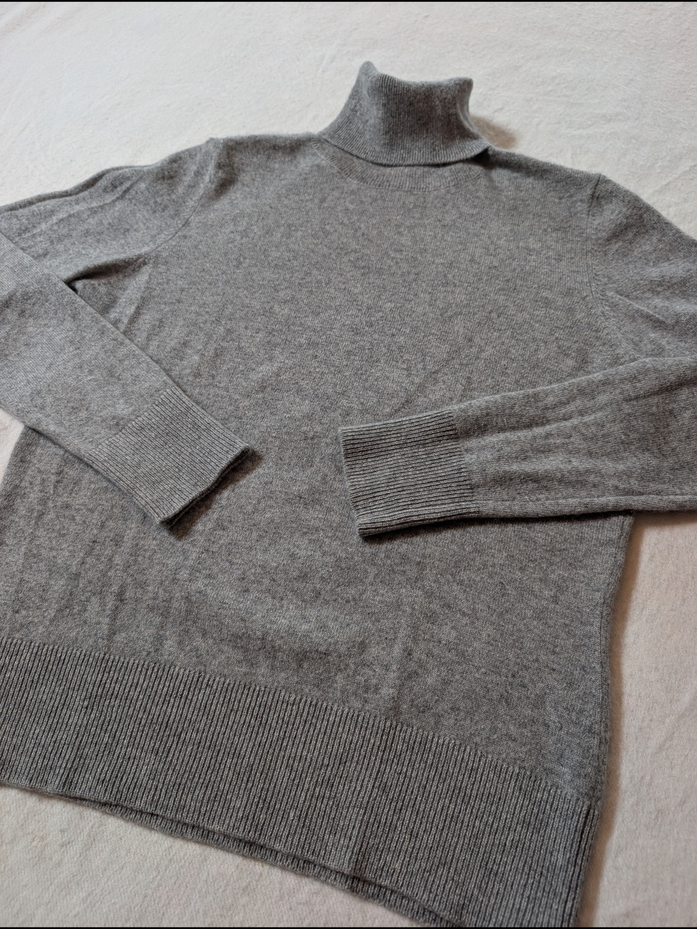 Bloomingdales 100% Cashmere Grey Turtleneck Sweater M